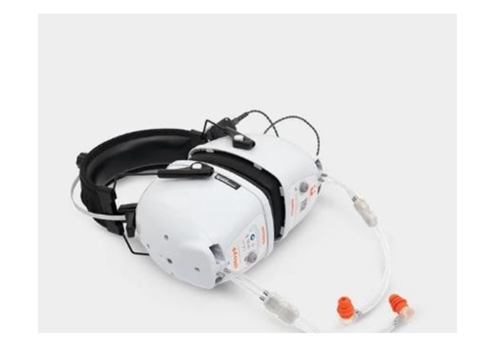 KUDUwave portable diagnostic audiometer with integrated headset and insert earphones used for on-site hearing screening